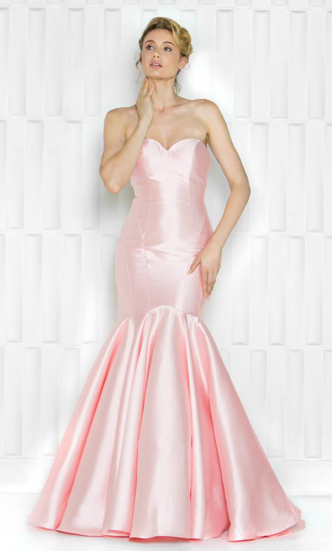 Vestido color blush entallado corte sirena - Laila's Dress