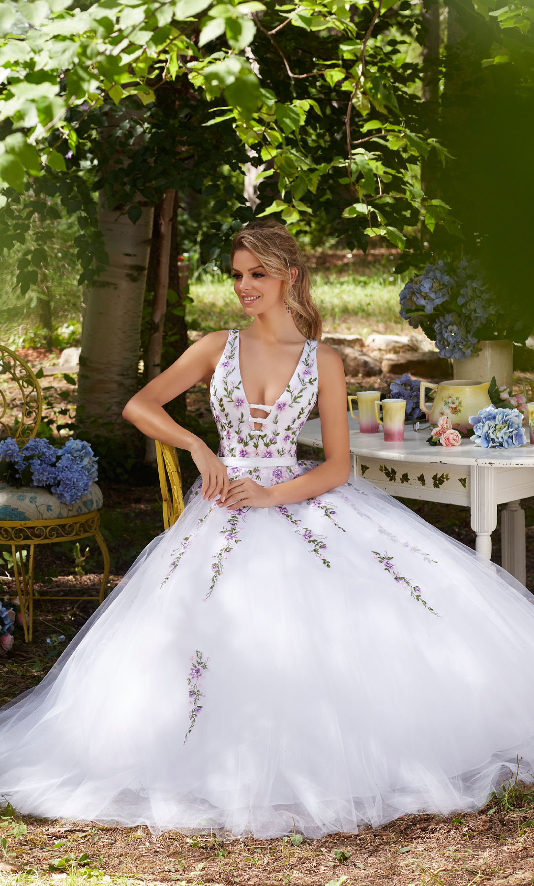 Vestido de XV años con flores - Laila's Dress