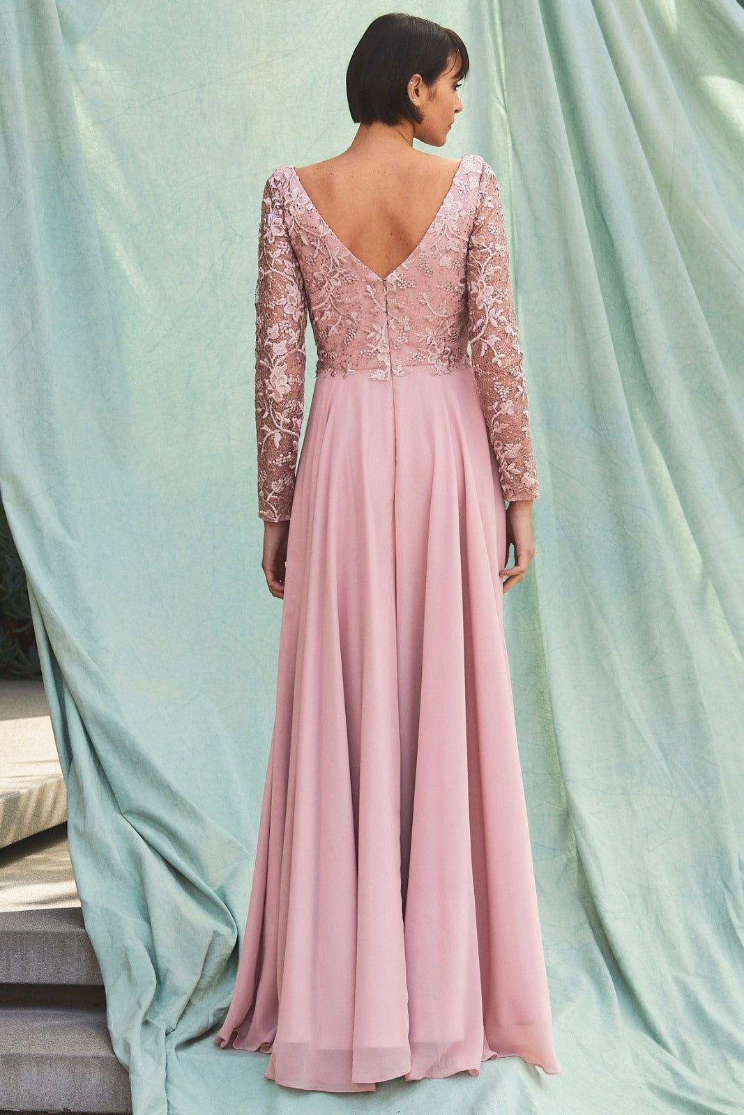 Vestido de Fiesta con Manga Larga
