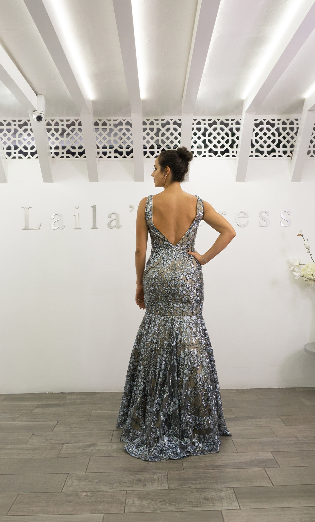 Vestido corte sirena azul con lentejuelas