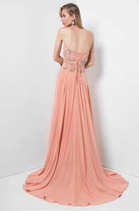 Vestido color blush sin tirantes con pedrería - Laila's Dress