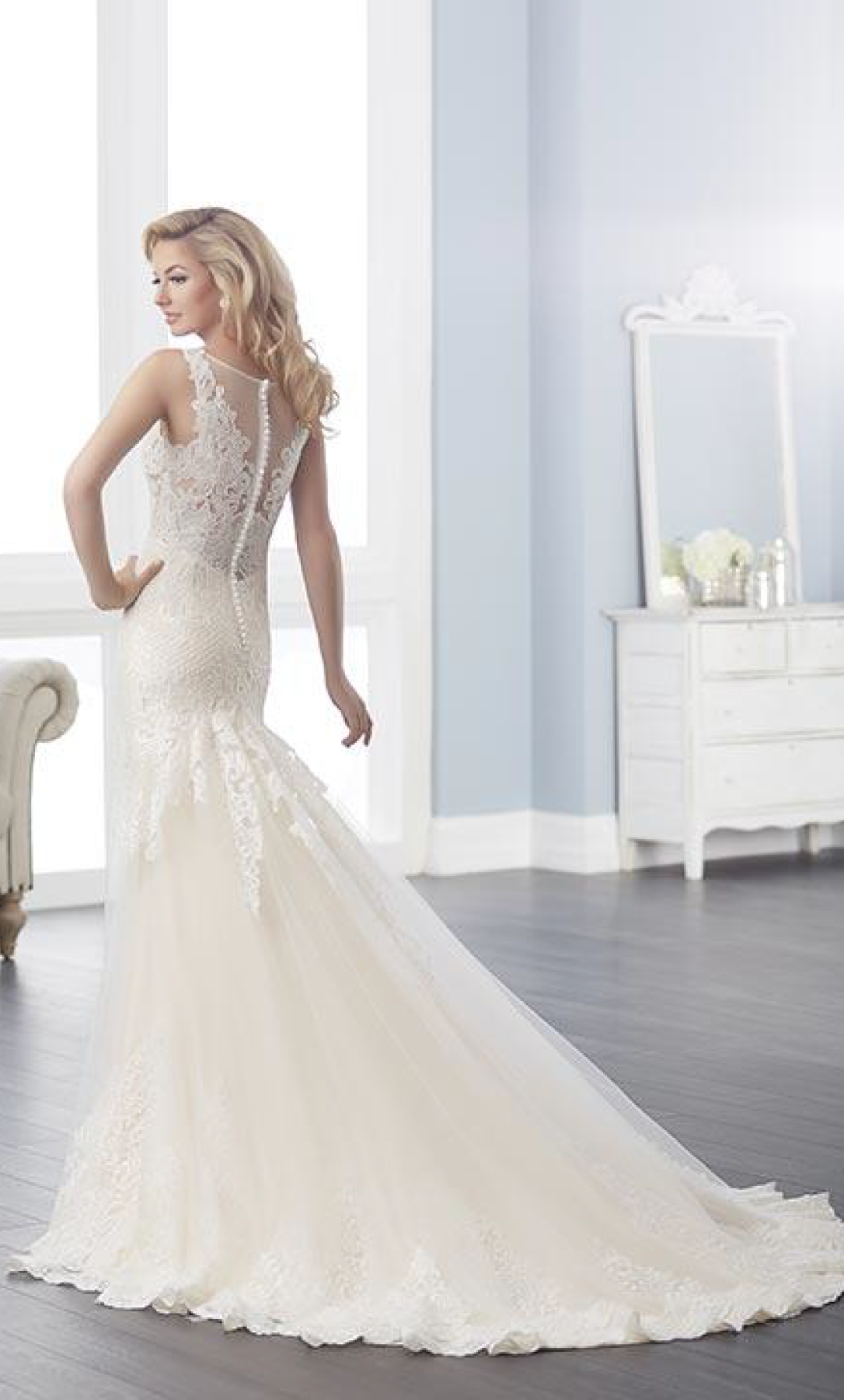Vestido de novia de encaje español - Laila's Dress