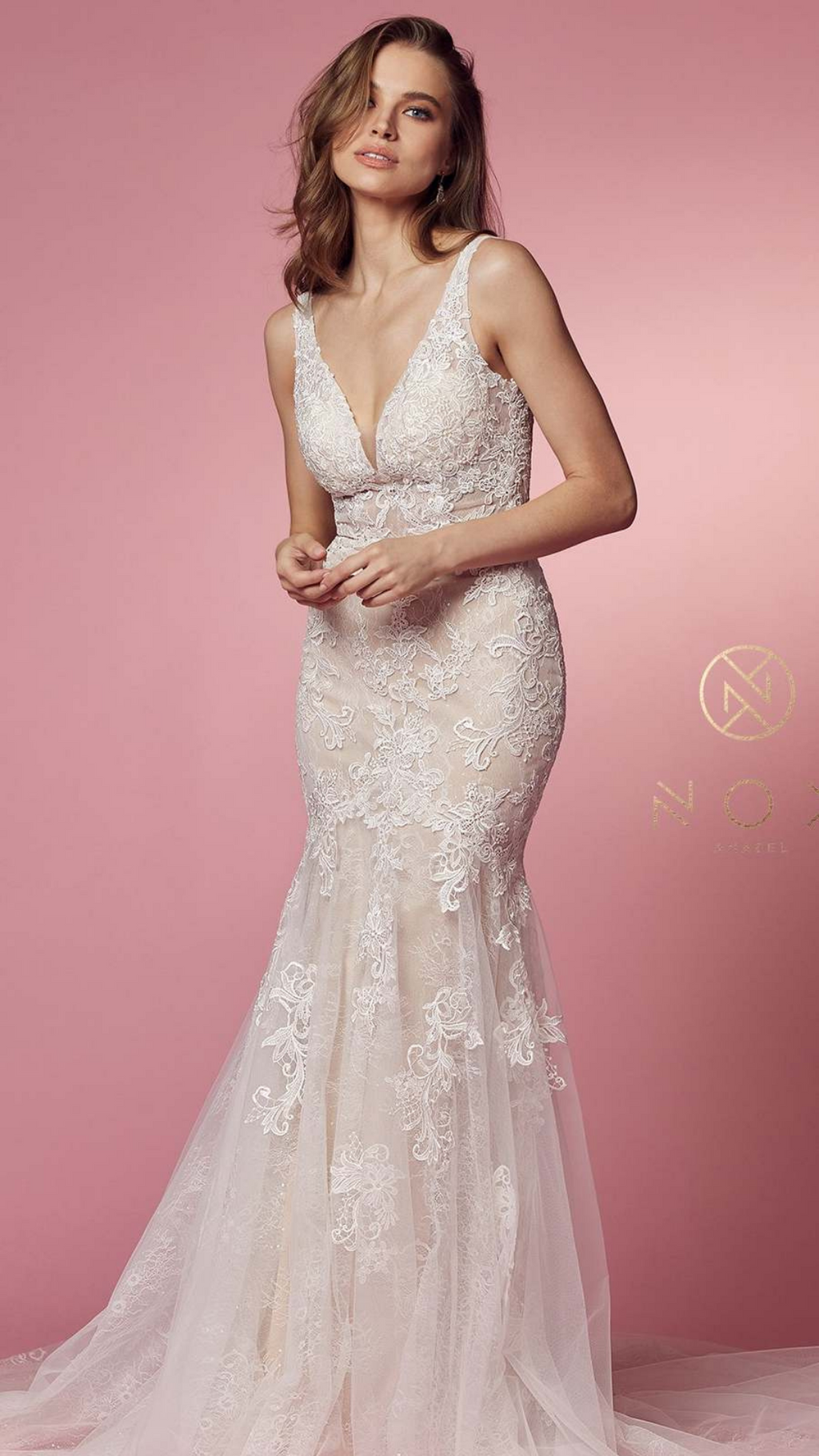 Vestido de novia corte sirena con escote en V