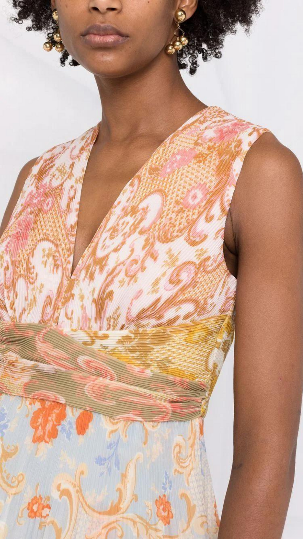 Vestido floreado con detalles multicolor