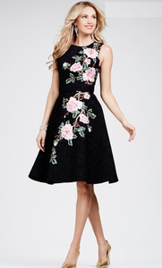 Vestido corto negro con flores - Laila's Dress