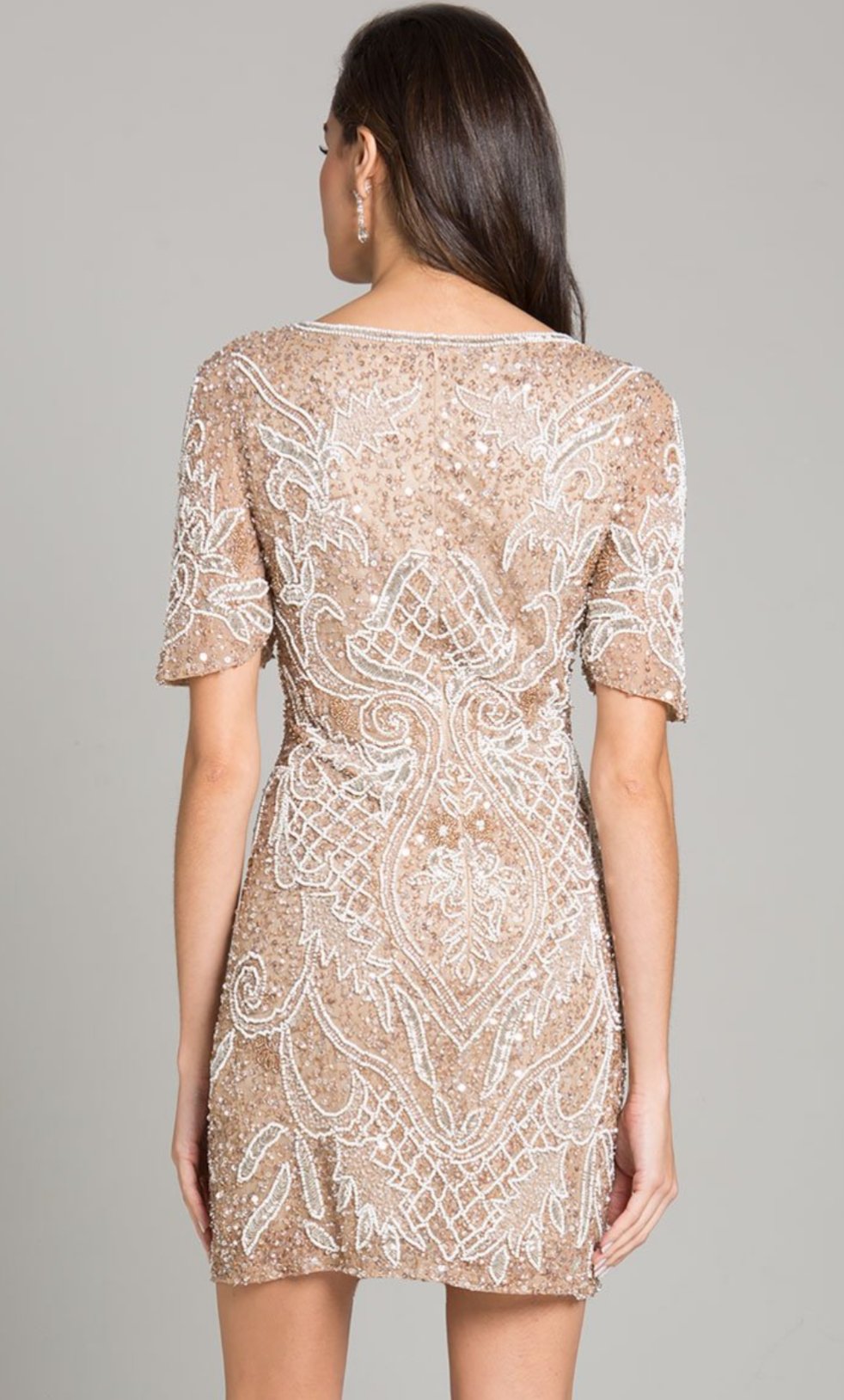 Vestido corto con manga corta - Laila's Dress