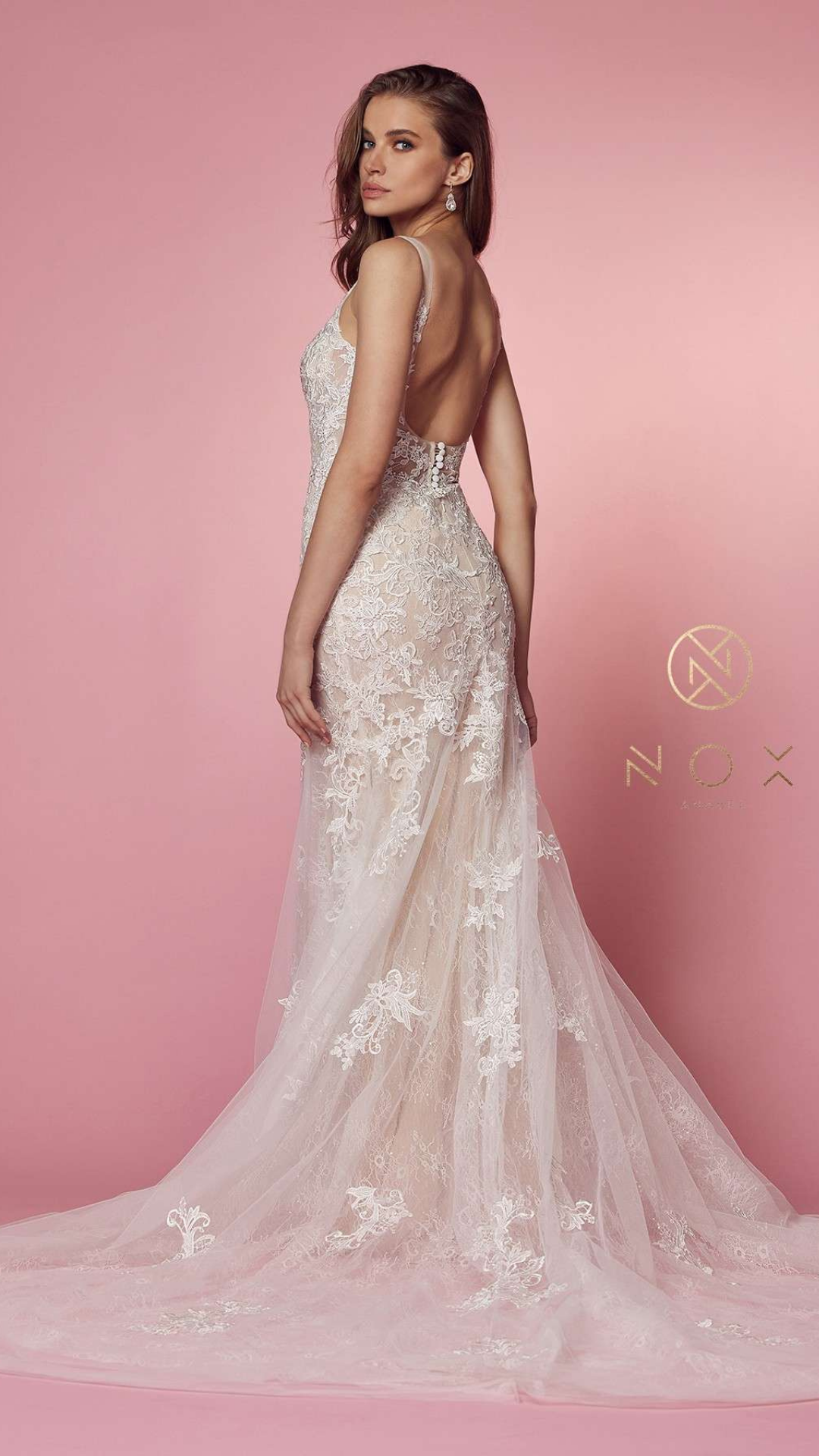 Vestido de novia corte sirena con escote en V