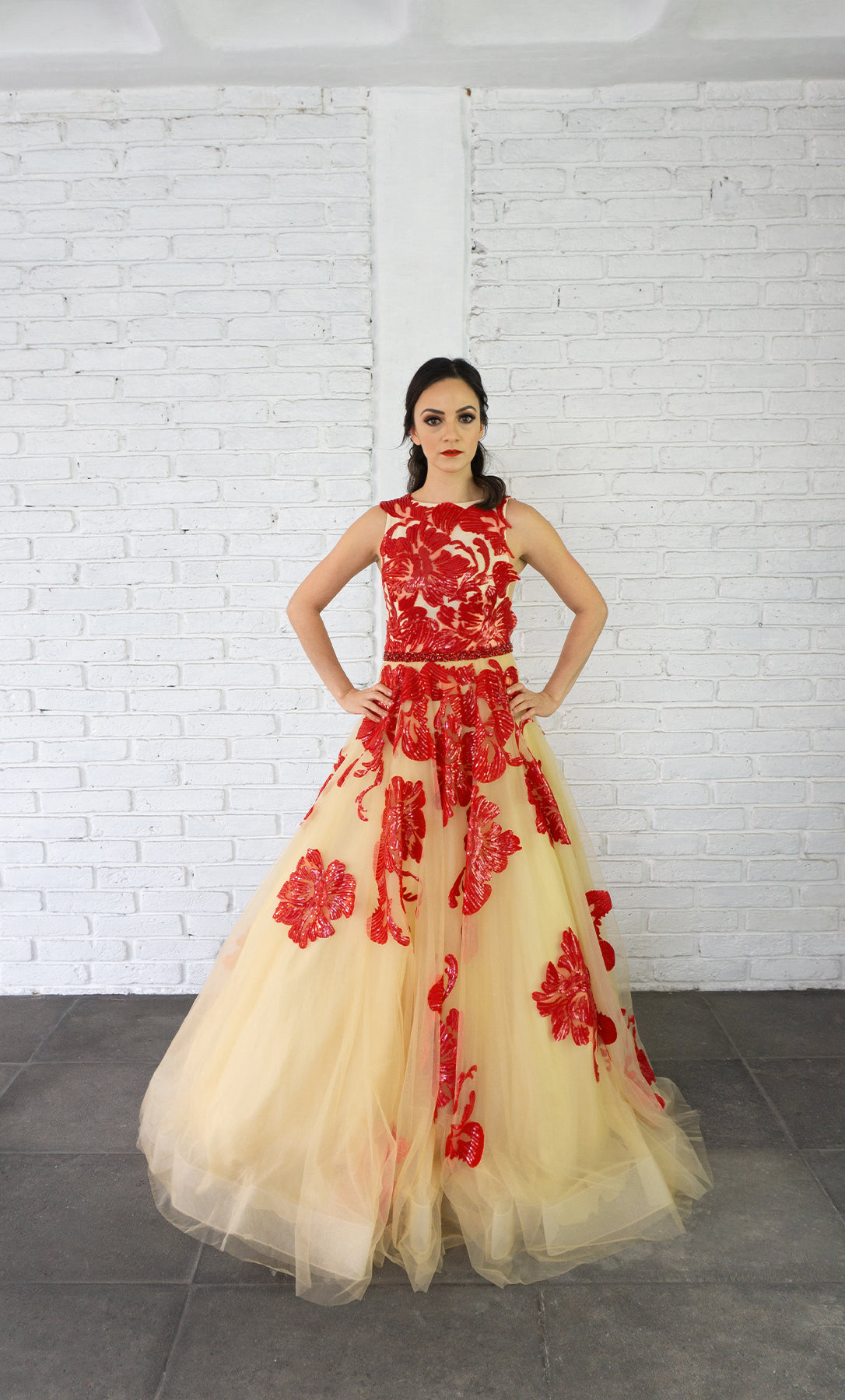 Vestido gold red de tul bordado