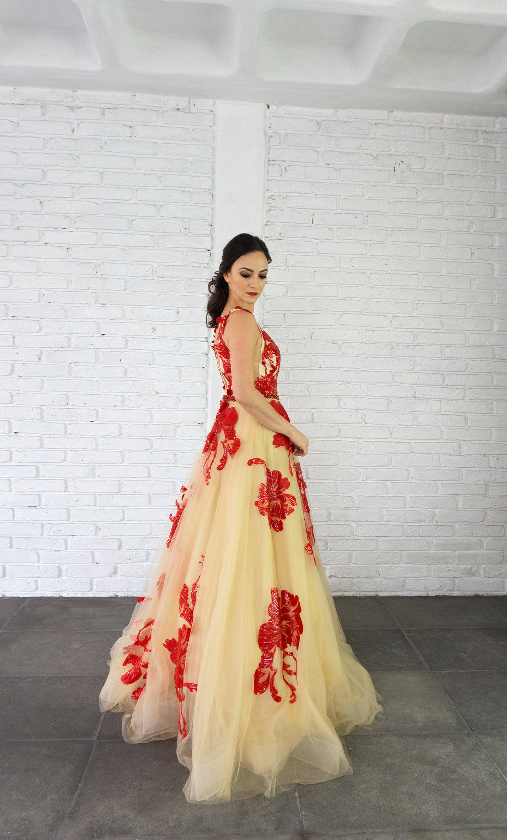 Vestido gold red de tul bordado