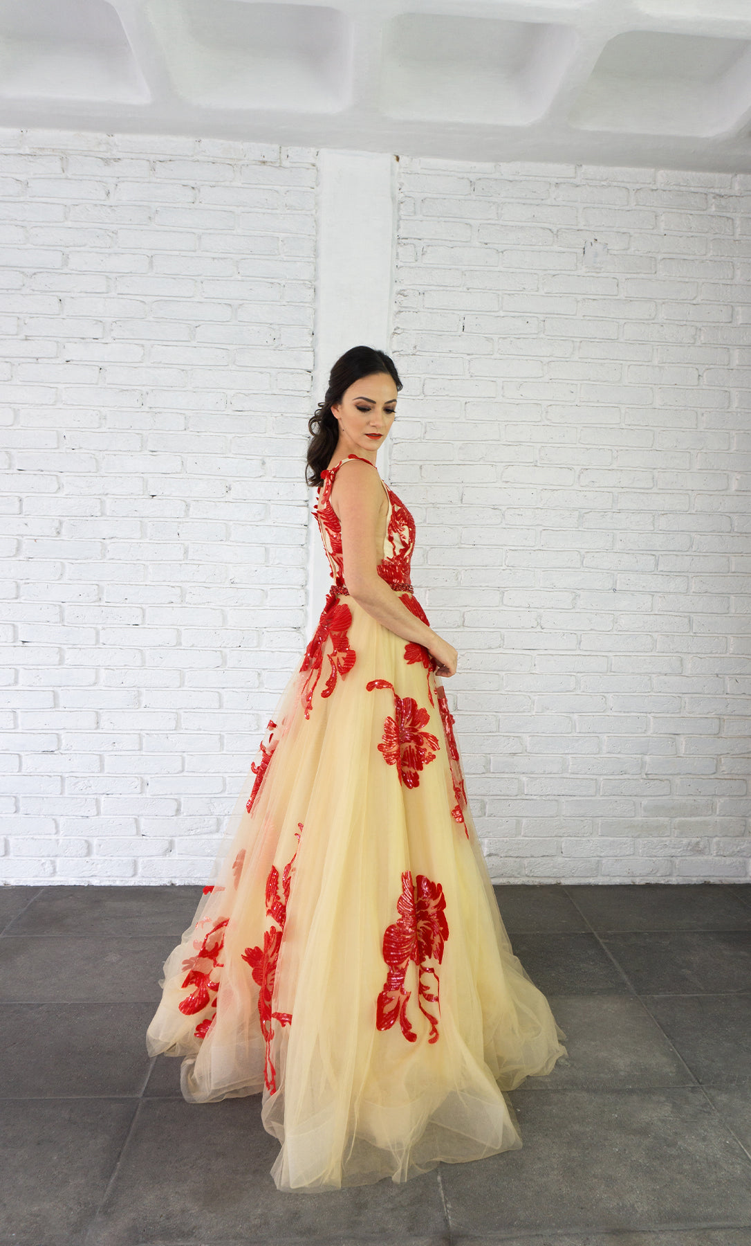 Vestido gold red de tul bordado