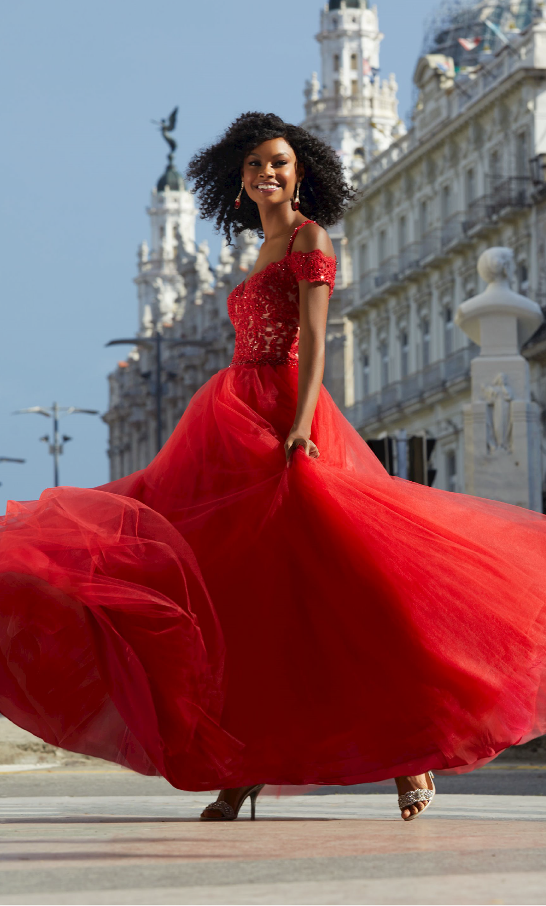 Vestido de XV con manga caida - Laila's Dress