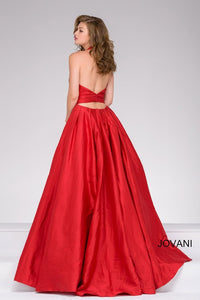 Vestido rojo con escote y cuello halter - Laila's Dress