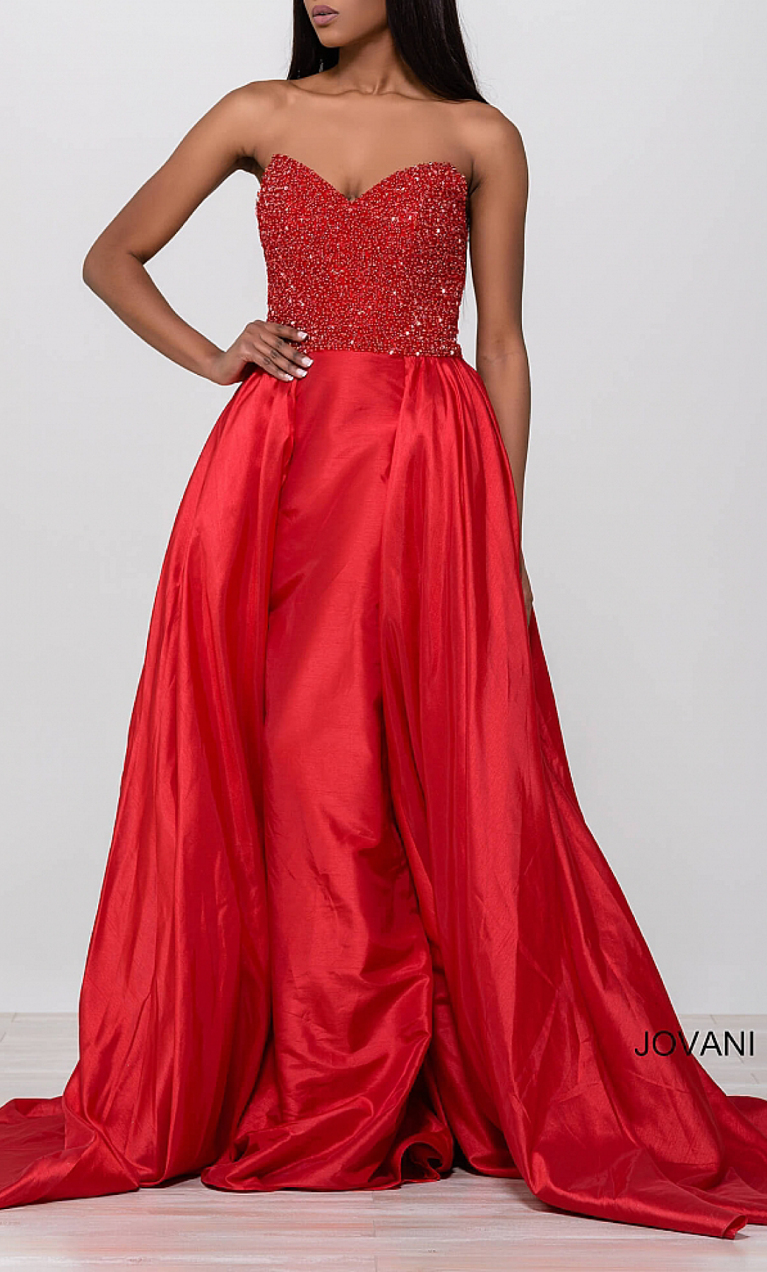 Vestido color Rojo escote semi corazón - Laila's Dress