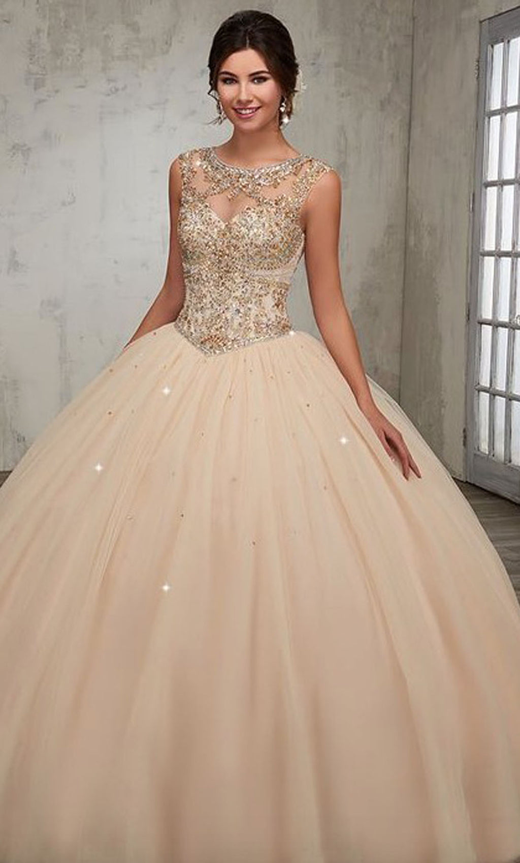 Vestido XV Años champagne cuello redondo - Laila's Dress