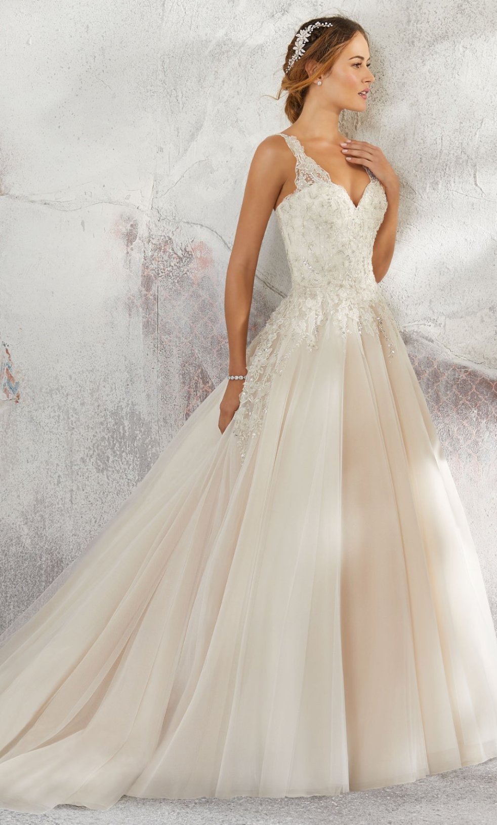 Vestido Novia bordado tridimensional - Laila's Dress