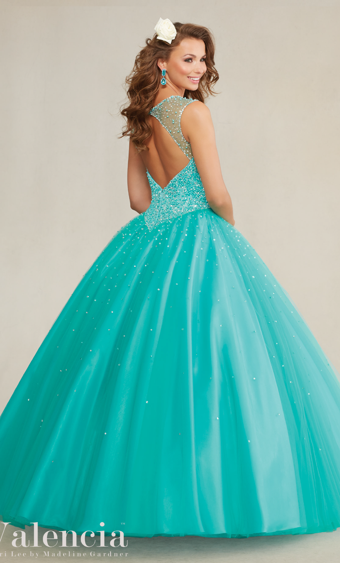 Vestido de XV años con aplicaciones de perlas - Laila's Dress