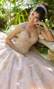 Vestido de quince años con cristales bordados - Laila's Dress