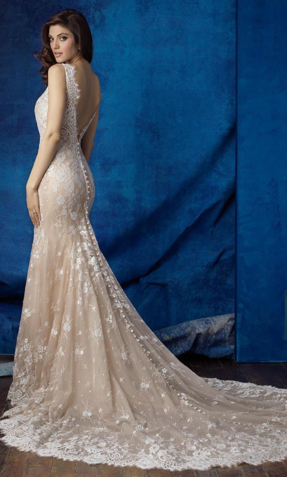 Vestido de Novia cuello barco - Laila's Dress