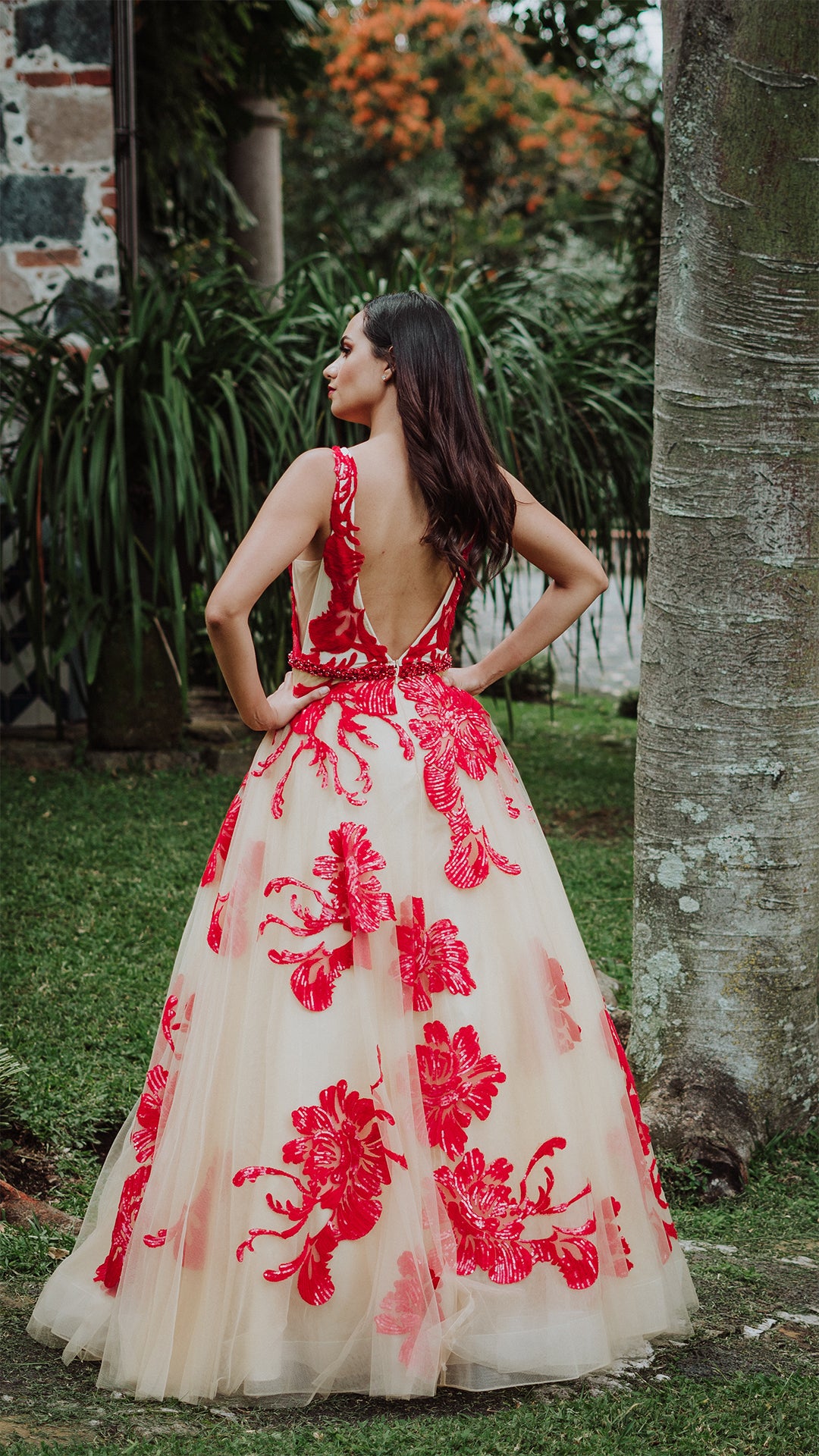 Vestido gold red de tul bordado