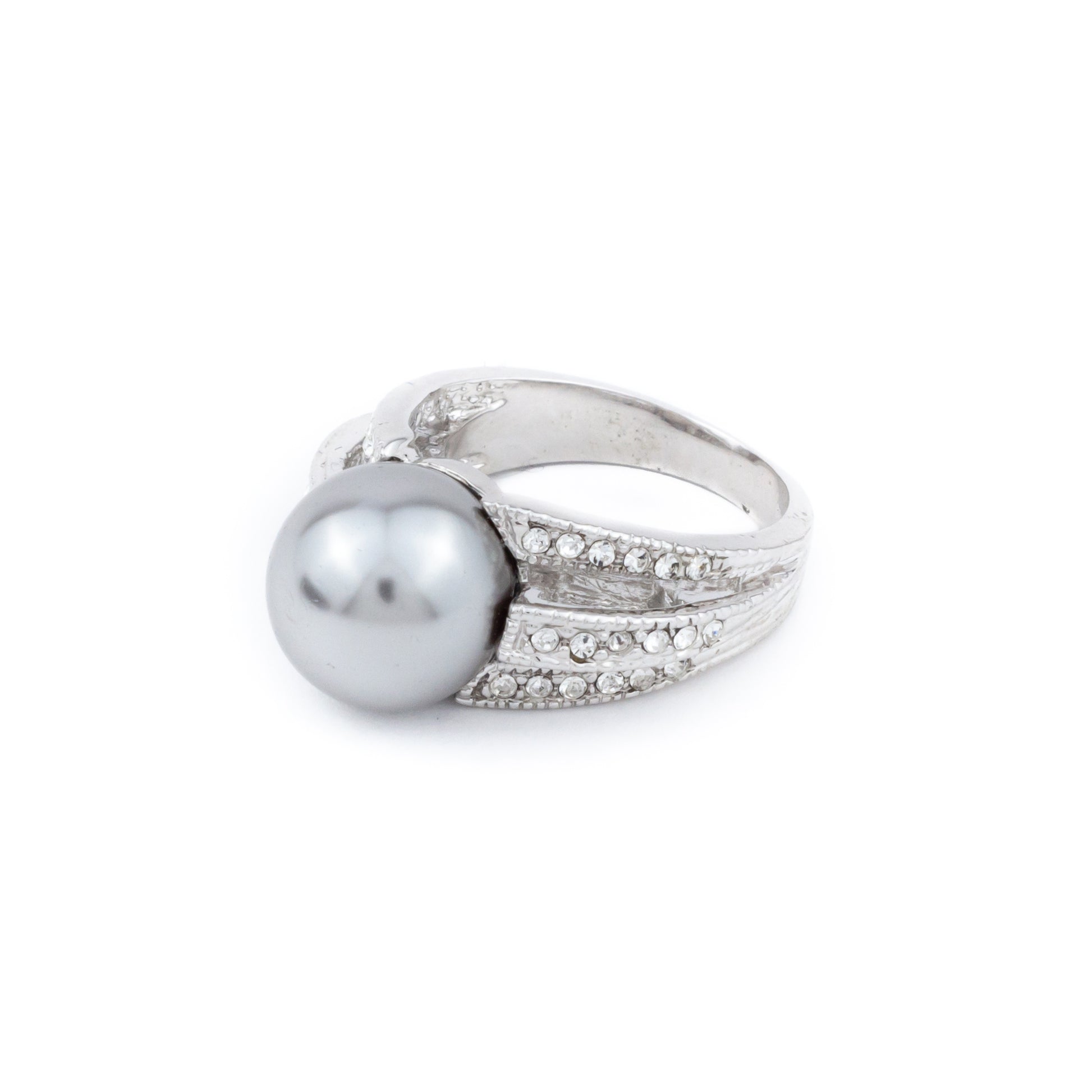 Anillo plateado con perla y brillantes - Laila's Dress