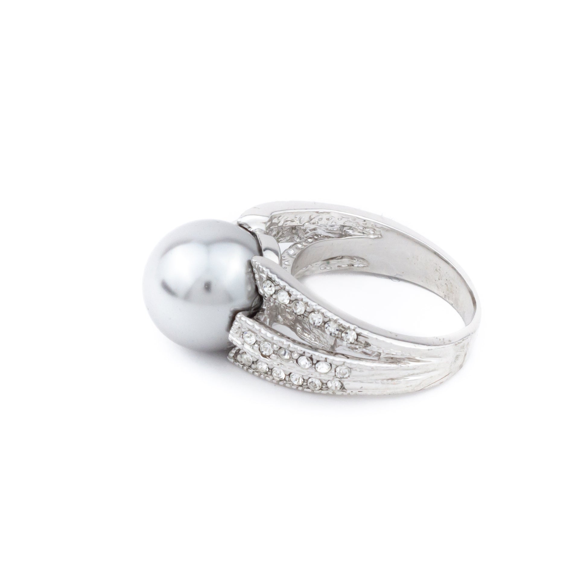 Anillo plateado con perla y brillantes - Laila's Dress