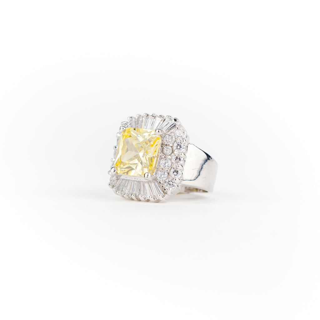 Anillo ancho con piedra amarilla - Laila's Dress