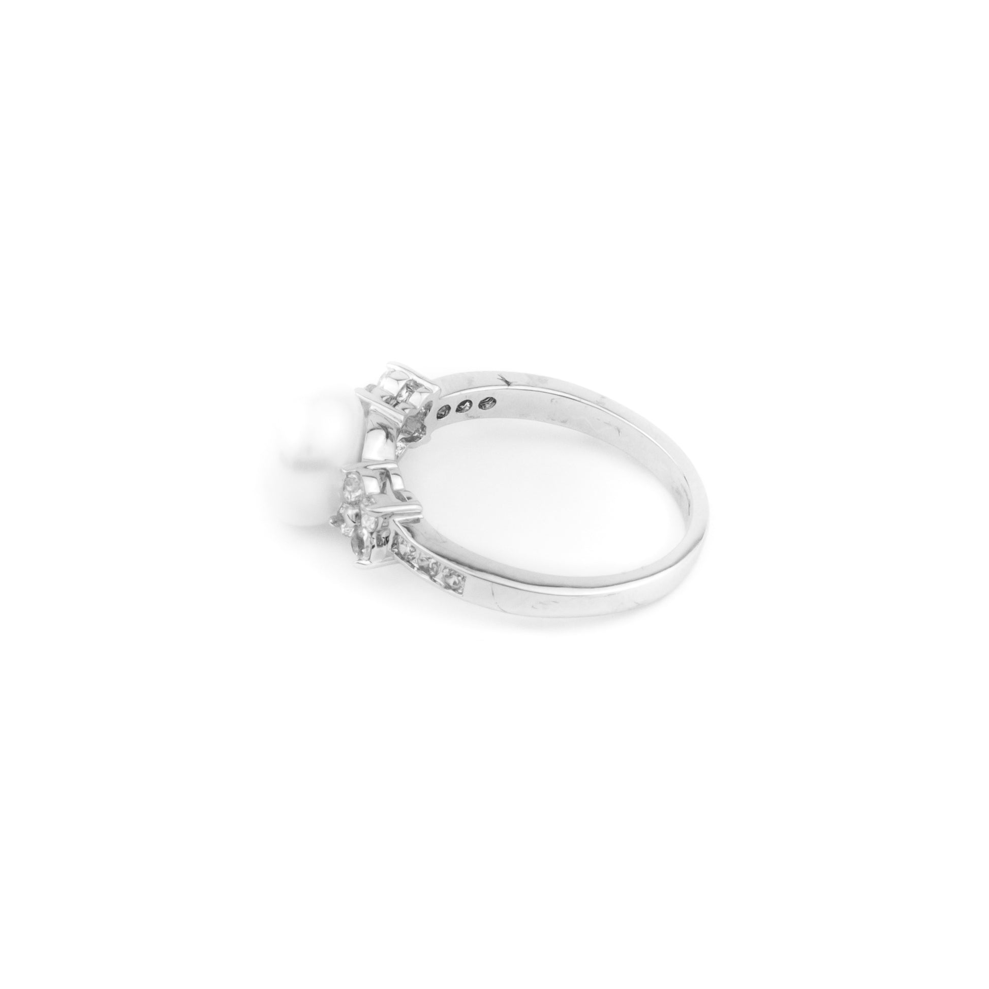 Anillo delgado con perla y brillantes - Laila's Dress