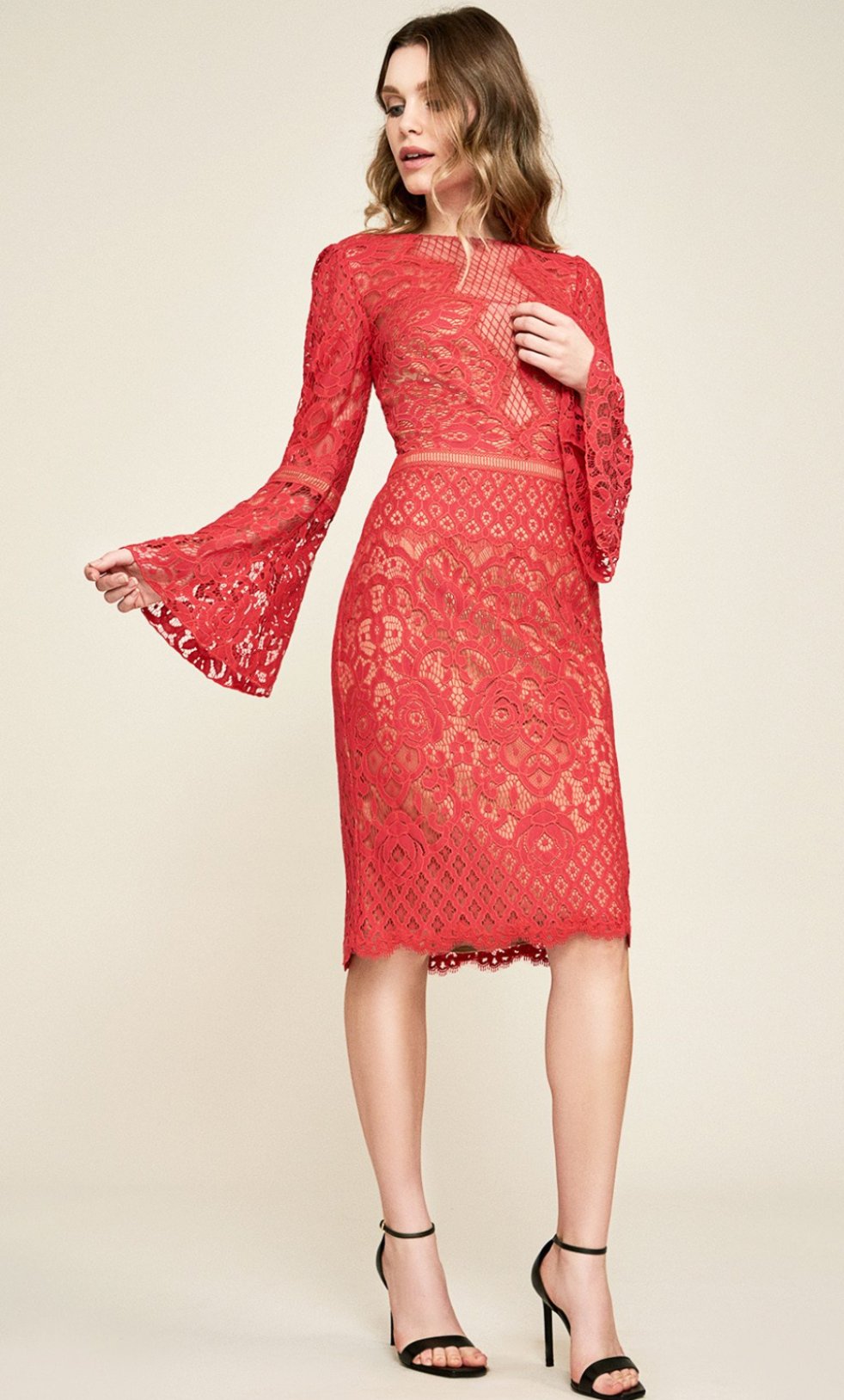 Vestido corto mangas de campana - Laila's Dress