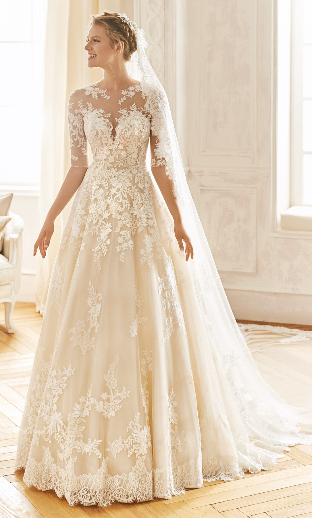 Vestido novia con mangas ¾ y transparencia - Laila's Dress