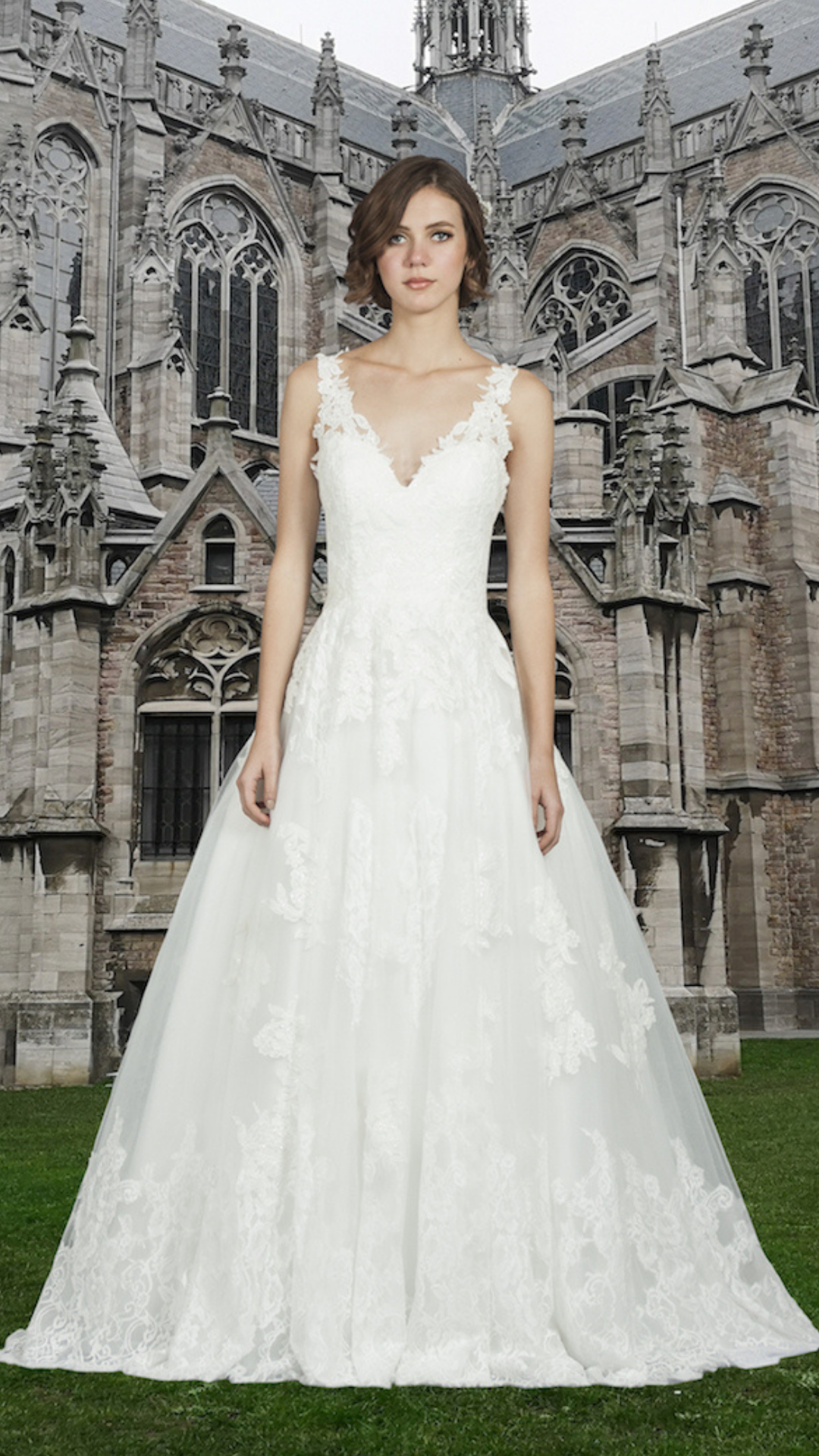 Vestido linea A con tirantes y escote en V
