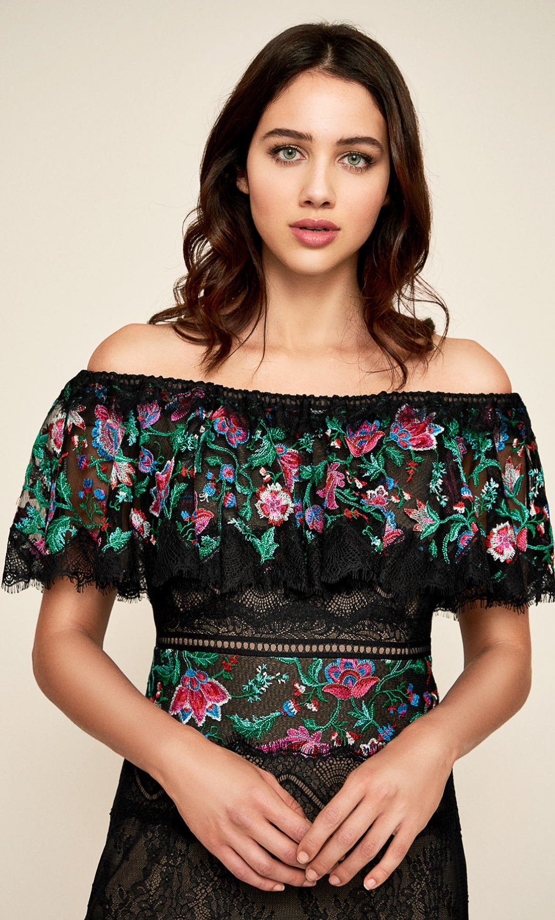 Vestido negro con manga aleteo - Laila's Dress
