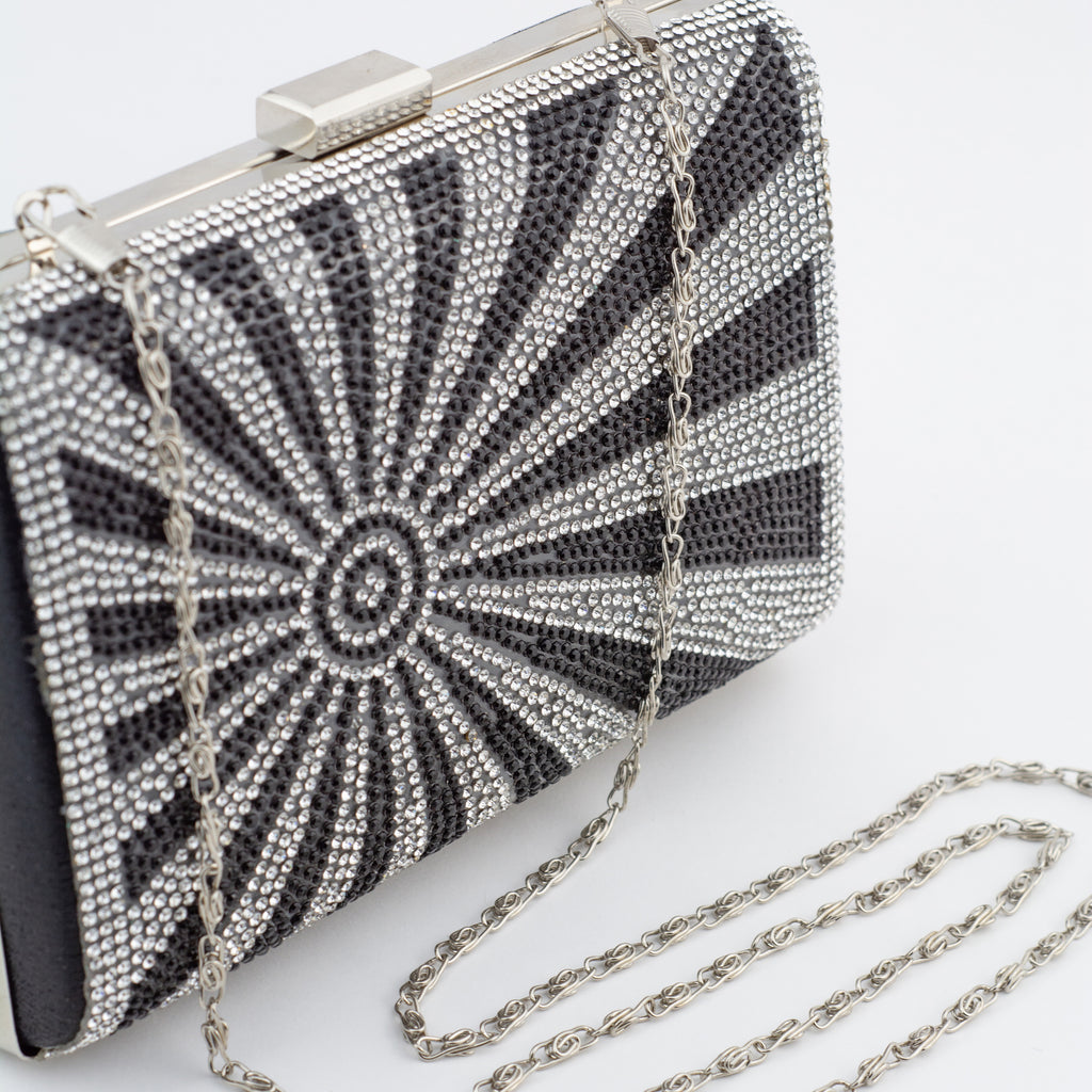 Bolso de mano con pedrería negro y plata - Laila's Dress