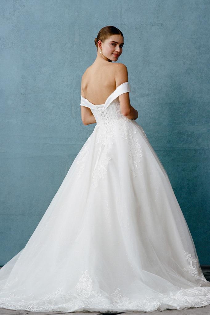 Vestido Princesa Encaje Con Manga Caida