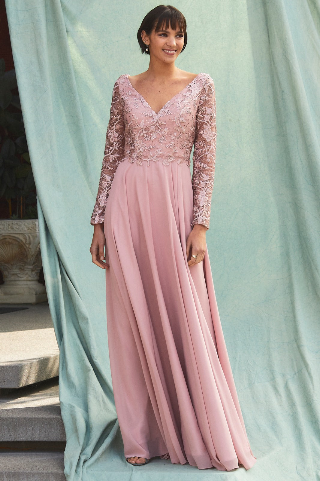 Vestido de Fiesta con Manga Larga