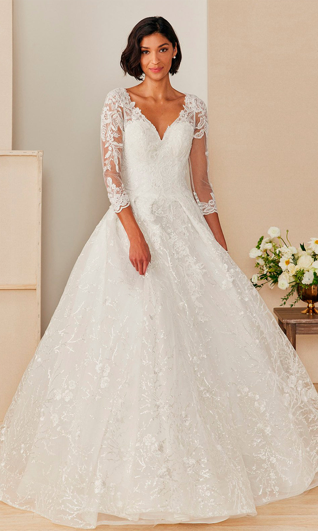 Vestido con manga de encaje