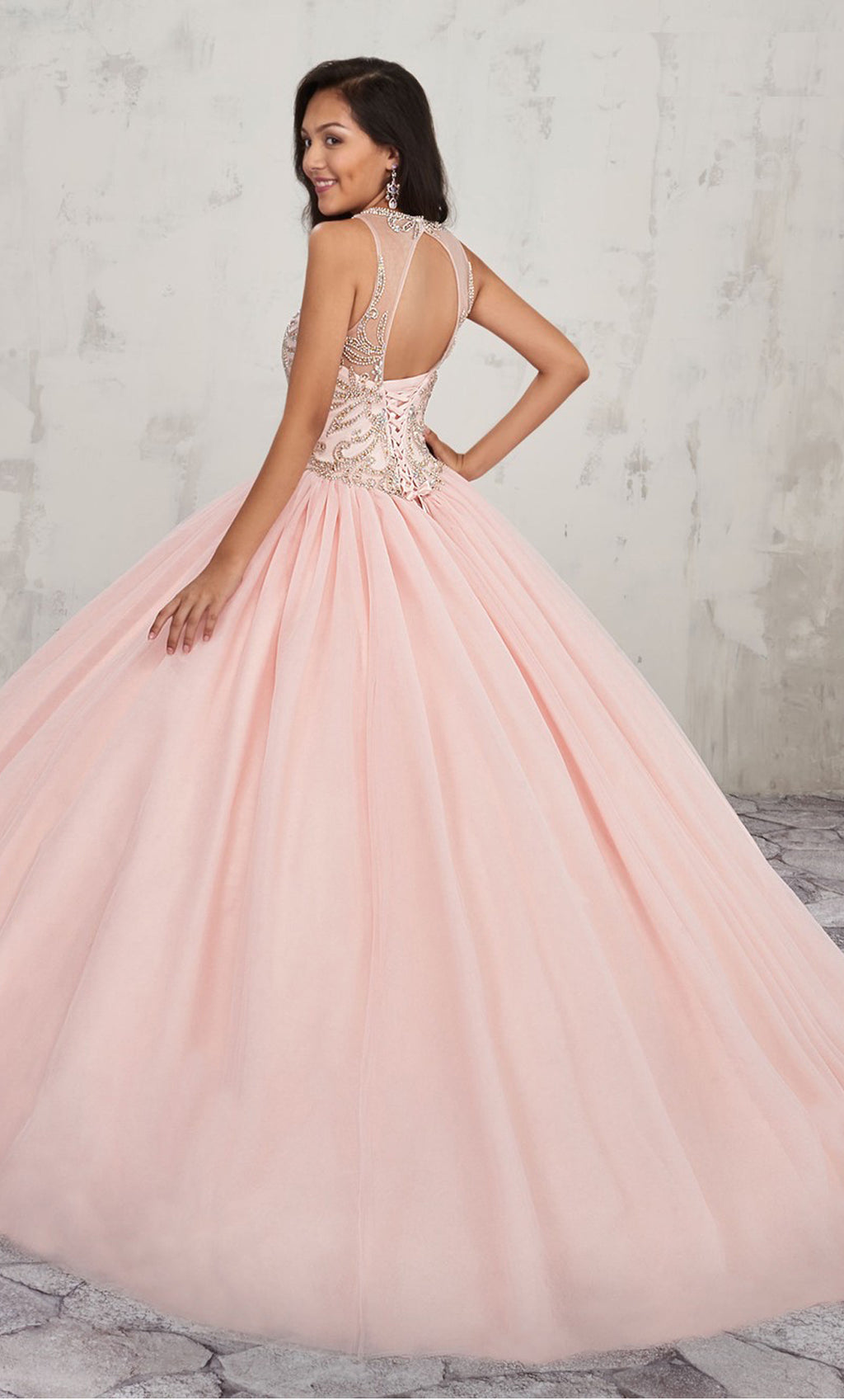 Vestido XV Años blush pedrería en cuello - Laila's Dress