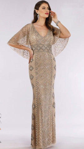 Vestido recto bordado color beige con capa