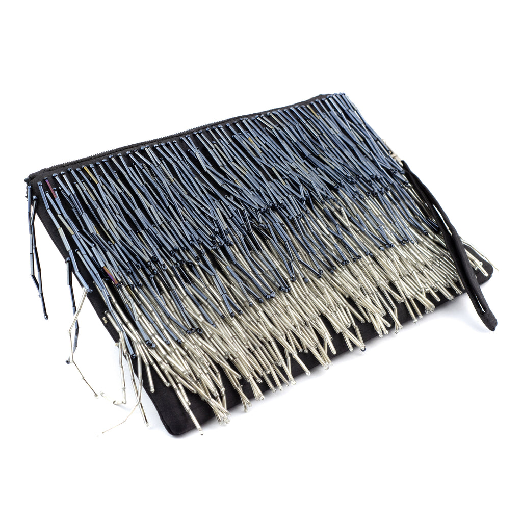 Bolsa de mano negra con flecos - Laila's Dress