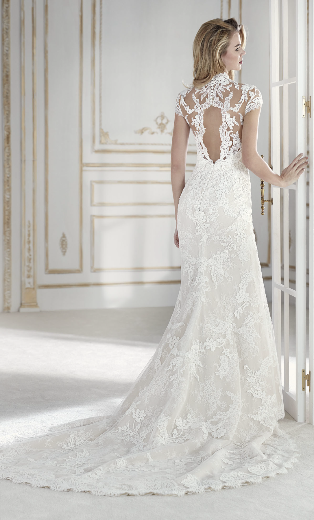 Vestido novia cuello alto manga corta con ilusión - Laila's Dress