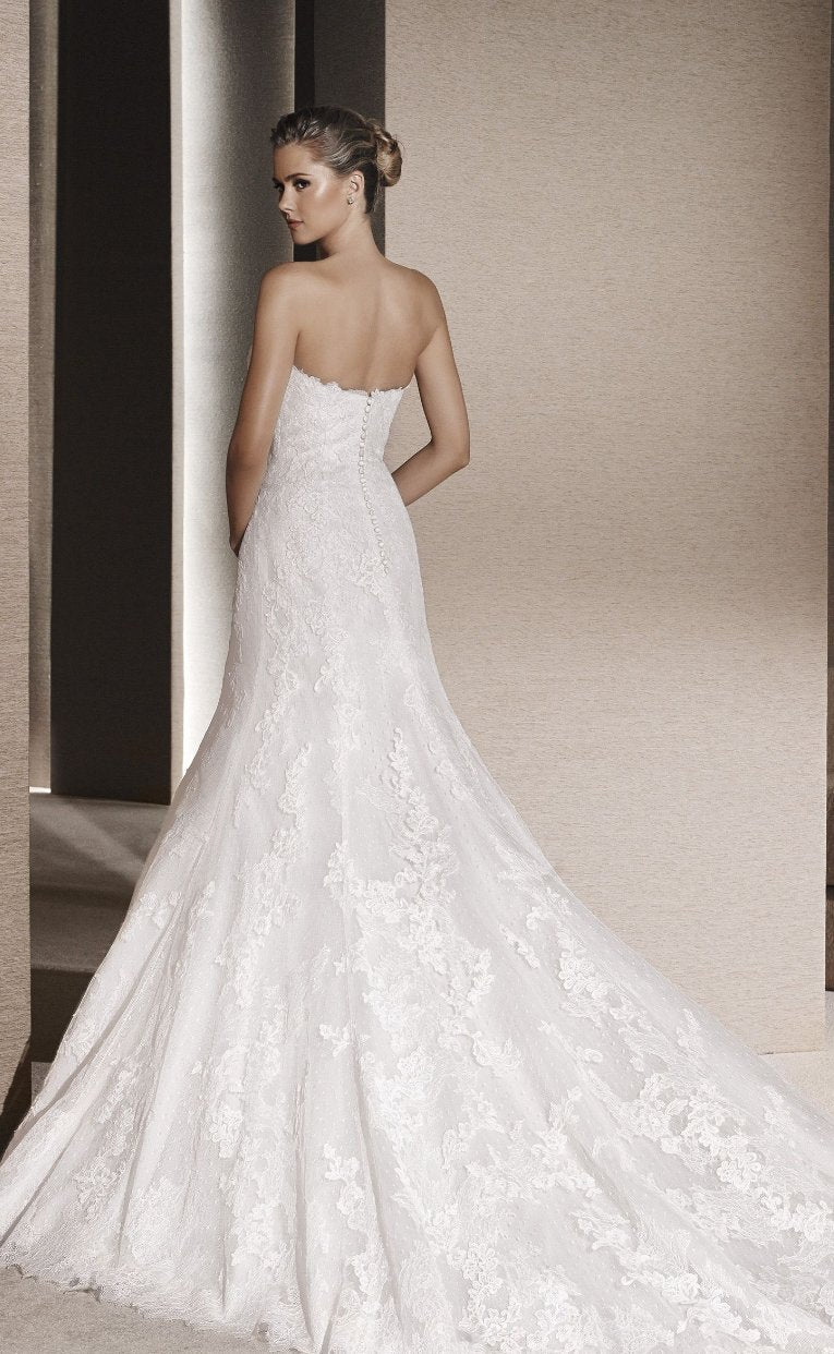 Vestido de novia blanco con encaje - Laila's Dress